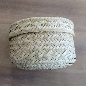 Hand Woven Basket Bowl with Lid Vintage